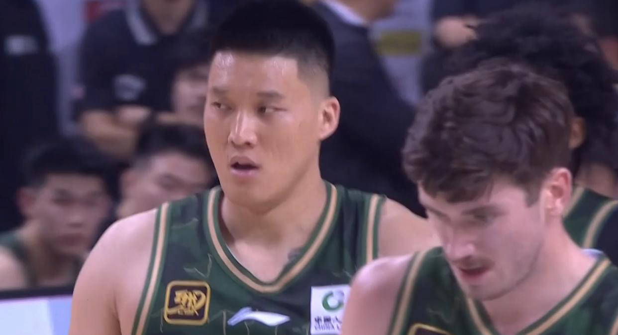 泛帕尼奥斯队战胜对手，表现抢眼的简单介绍