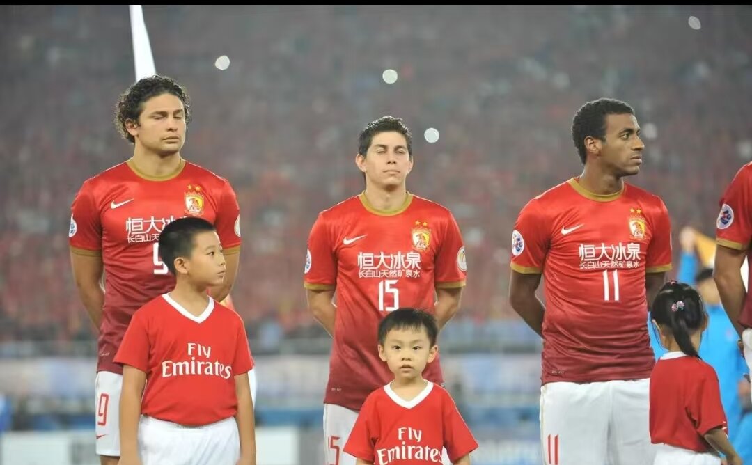 关于李提供助攻，广州恒大轻松战胜对手的信息